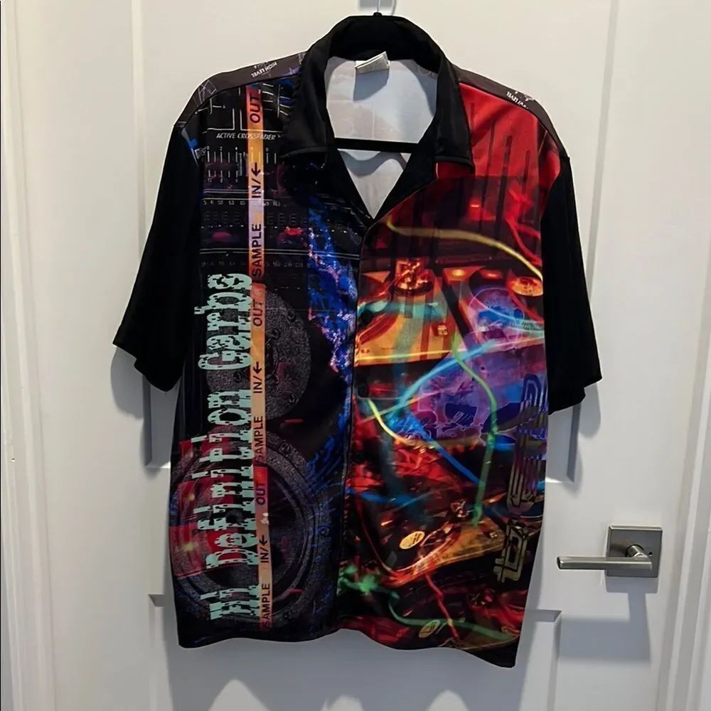 Vintage Woodendog Hi Definition Grab Short Sleeve Button Down Shirt. Size Medium